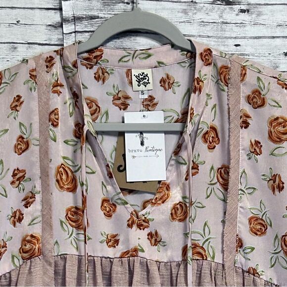 Ivy Jane Bed of Roses Top - Picture 3 of 14